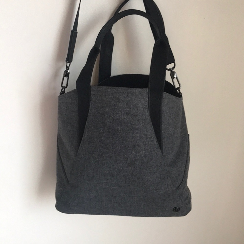 Lululemon bag.